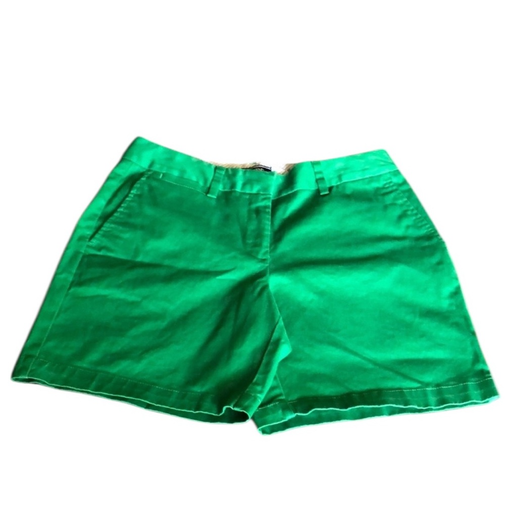 Women’s size 8 Lands End Kelly Green Cotton Chino Shorts Mid Rise Zipper